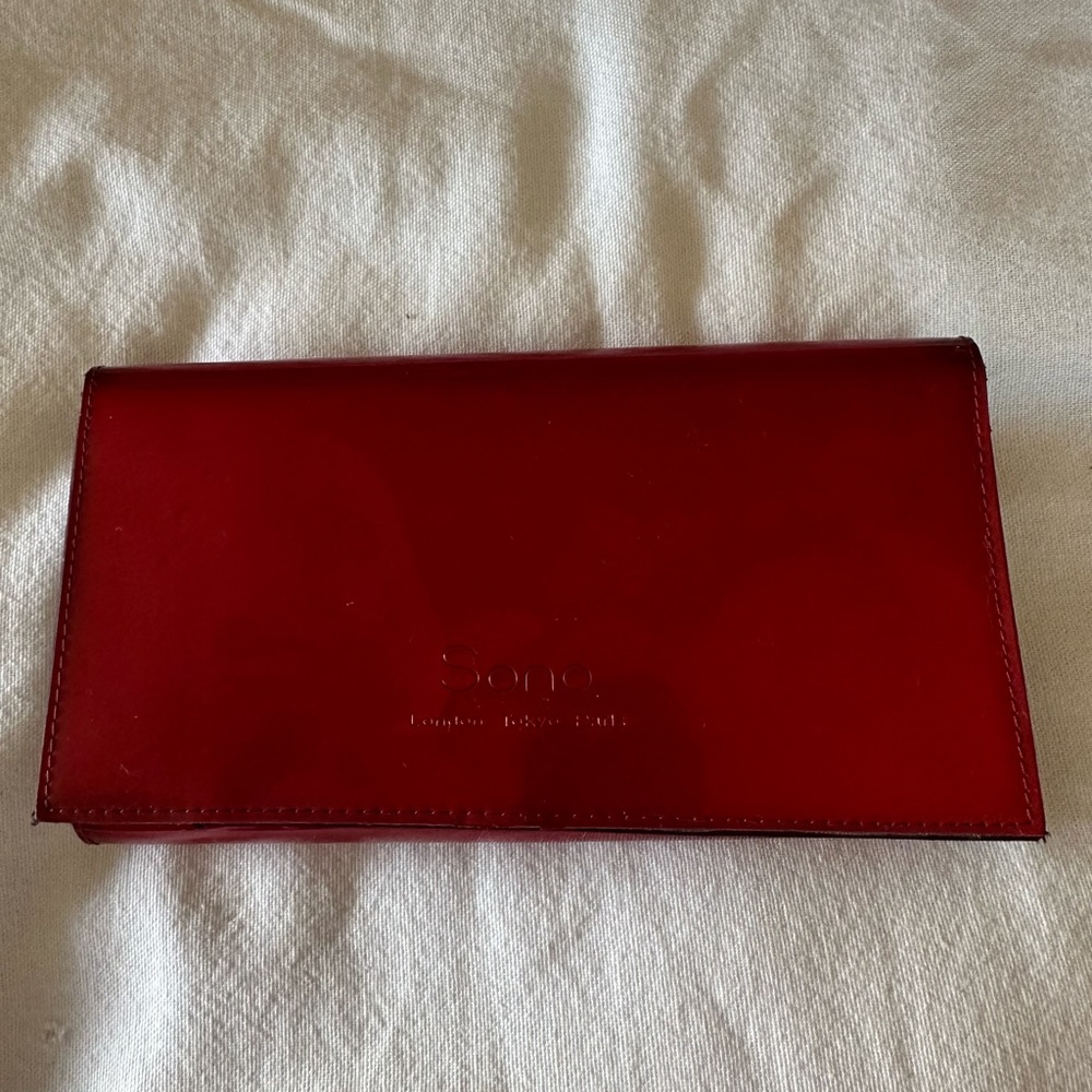 SONO Tokyo London Paris Tri Fold Red/Black Wallet C/C Cash & ID Slots 7.5” X 4”